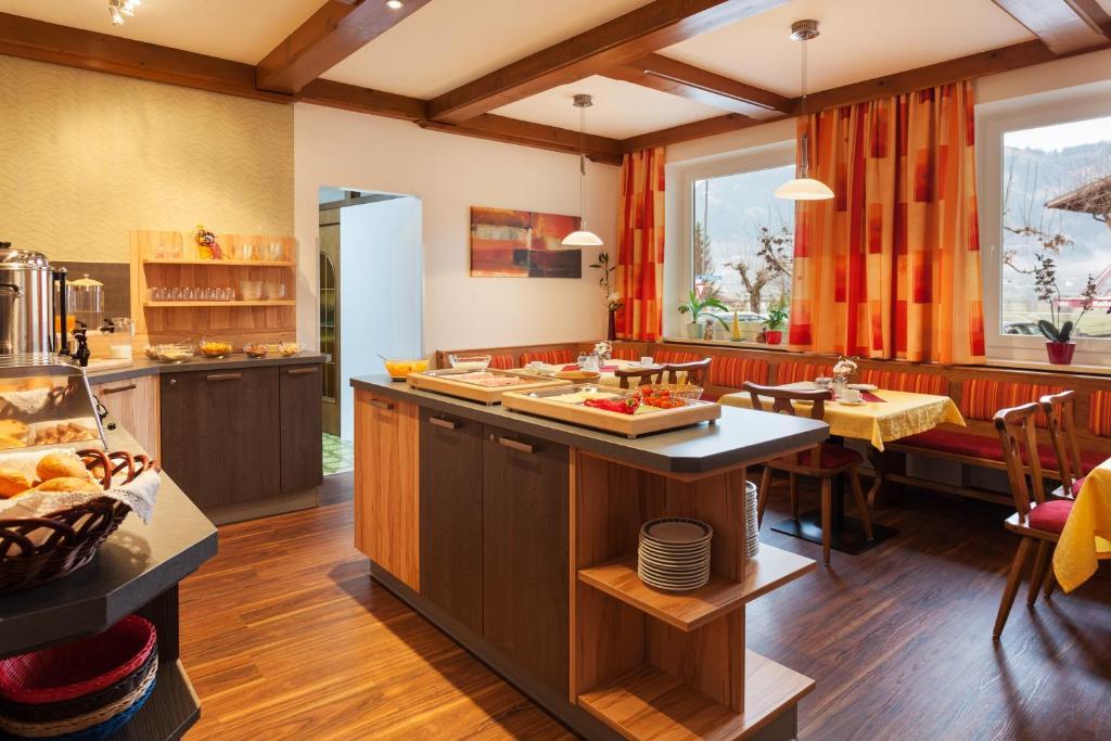 Gaestehaus Steger Kaprun Bagian luar foto